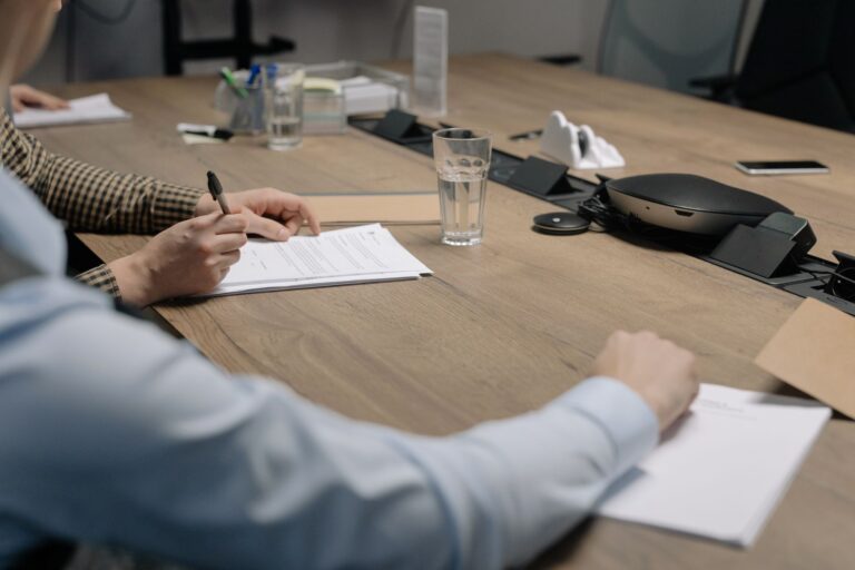 Comment calculer son indemnité de — réunion d'affaires signature contrat