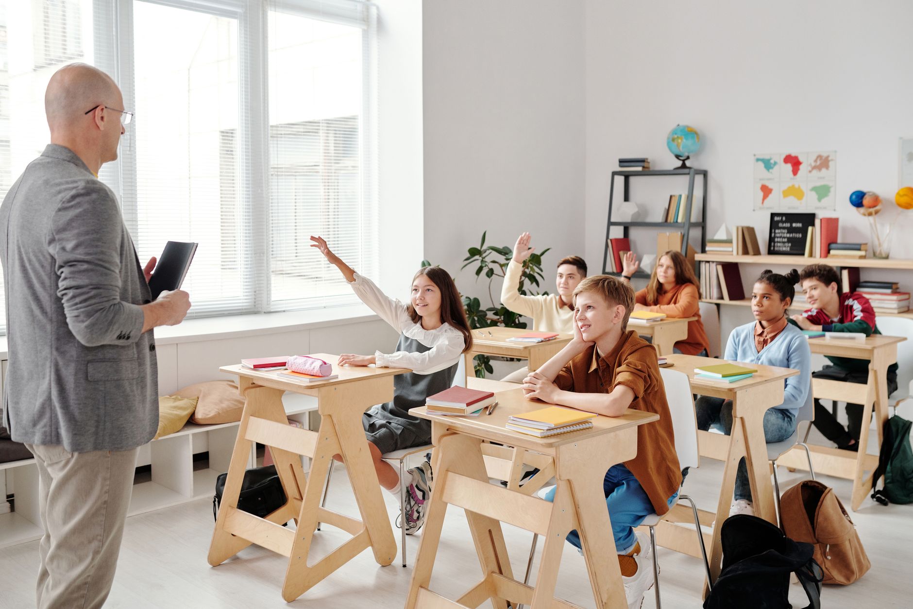 École obligatoire en France de — enfants en classe apprentissage éducation