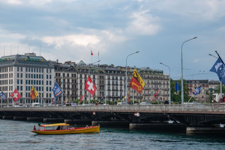 SMIC suisse montant en euros — bureau Genève salaire minimum suisse